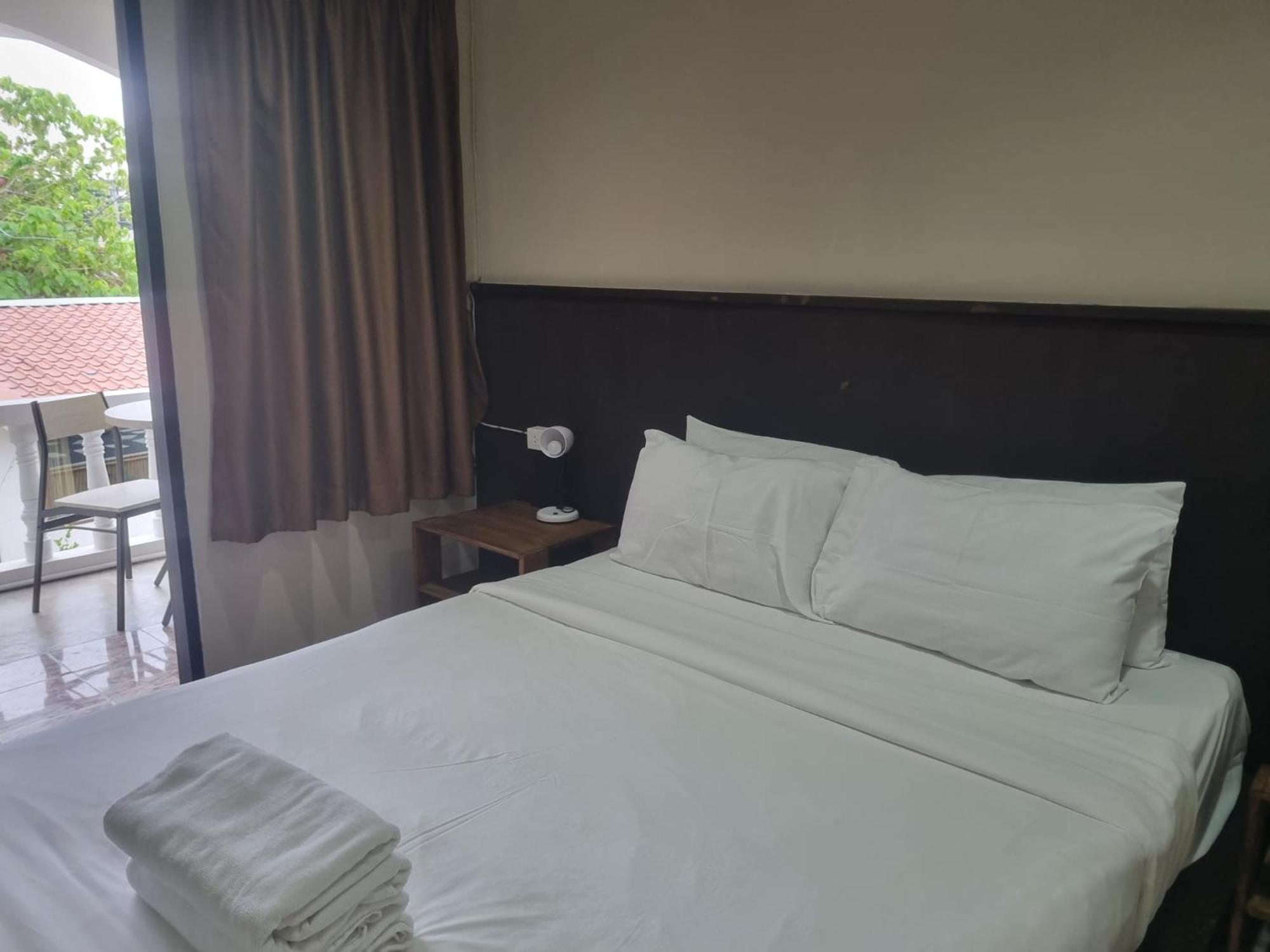 New Breakers Hotel Rawai エクステリア 写真